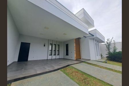 Casa de condomínio à venda com 231m², 3 quartos e 4 vagasFachada