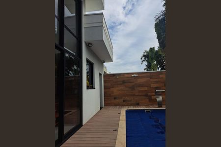 Casa de condomínio à venda com 231m², 3 quartos e 4 vagasÁrea externa