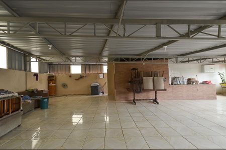 Casa à venda com 270m², 3 quartos e sem vaga Casa à venda com 270m², 3 quartos e sem vagaTerraço