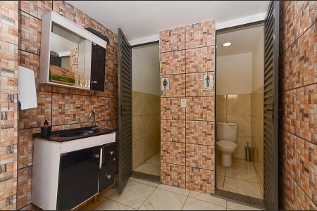 Casa à venda com 270m², 3 quartos e sem vaga Casa à venda com 270m², 3 quartos e sem vagaBanheiro Terraço