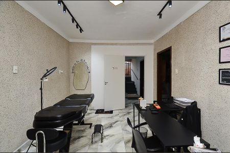 Casa à venda com 270m², 3 quartos e sem vaga Casa à venda com 270m², 3 quartos e sem vagaSala