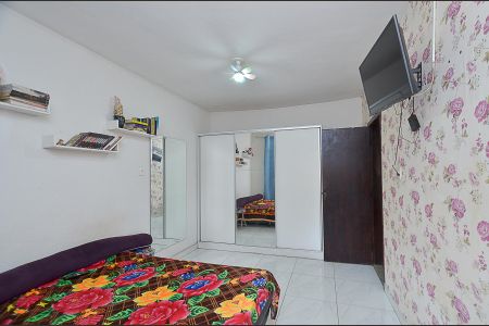 Casa à venda com 270m², 3 quartos e sem vaga Casa à venda com 270m², 3 quartos e sem vagaQuarto 1