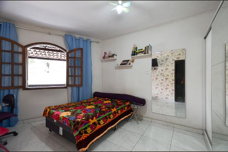 Casa à venda com 270m², 3 quartos e sem vaga Casa à venda com 270m², 3 quartos e sem vagaQuarto 1