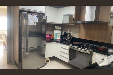 Apartamento para alugar com 4 quartos, 215m² em Caminho das Árvores, Salvador