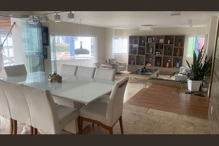 Apartamento para alugar com 4 quartos, 215m² em Caminho das Árvores, Salvador