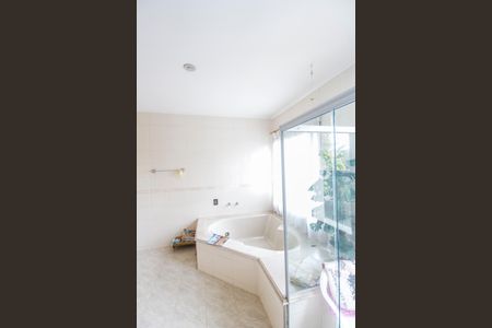 Apartamento para alugar com 136m², 4 quartos e 2 vagas Apartamento para alugar com 136m², 4 quartos e 2 vagasBanheiro da Suíte