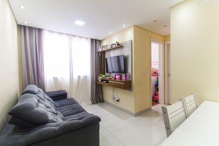 Sala de apartamento para alugar com 2 quartos, 38m² em Cidade Líder, São Paulo