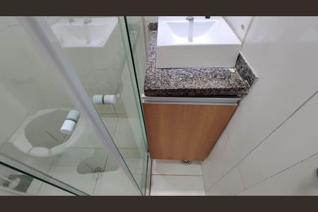 Banheiro de kitnet/studio para alugar com 1 quarto, 16m² em Cidade Antônio Estêvão de Carvalho, São Paulo