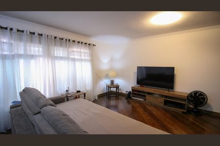 Casa à venda com 3 quartos, 240m² em Vila Charlote, São Paulo