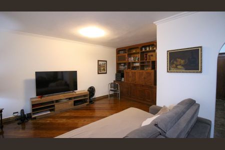 Casa à venda com 3 quartos, 240m² em Vila Charlote, São Paulo