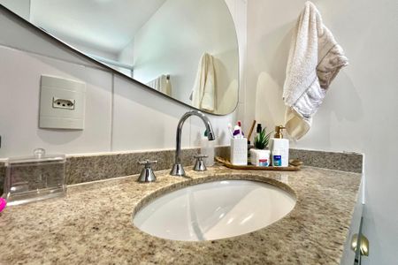 Apartamento à venda com 69m², 2 quartos e 1 vagaBanheiro da Suíte 2