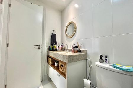 Apartamento à venda com 69m², 2 quartos e 1 vagaBanheiro da Suíte 1