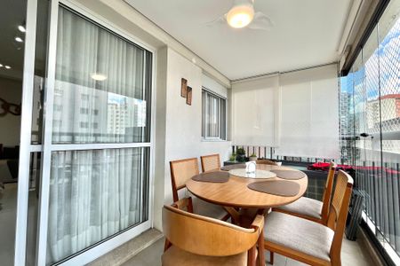Apartamento à venda com 69m², 2 quartos e 1 vagaVaranda
