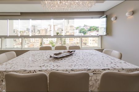 Apartamento para alugar com 323m², 4 quartos e 4 vagas Apartamento para alugar com 323m², 4 quartos e 4 vagasSala