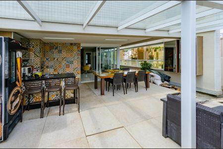 Apartamento para alugar com 323m², 4 quartos e 4 vagas Apartamento para alugar com 323m², 4 quartos e 4 vagasCobertura