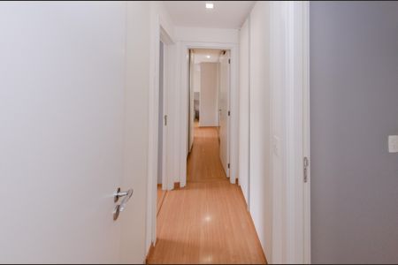 Apartamento para alugar com 323m², 4 quartos e 4 vagas Apartamento para alugar com 323m², 4 quartos e 4 vagasCorredor
