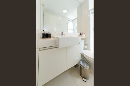 Apartamento para alugar com 323m², 4 quartos e 4 vagas Apartamento para alugar com 323m², 4 quartos e 4 vagasBanheiro suíte 3