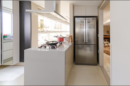 Apartamento para alugar com 323m², 4 quartos e 4 vagas Apartamento para alugar com 323m², 4 quartos e 4 vagasCozinha