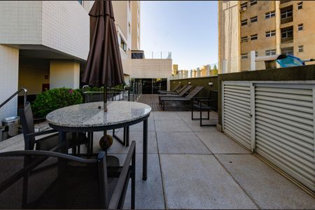 Apartamento para alugar com 323m², 4 quartos e 4 vagas Apartamento para alugar com 323m², 4 quartos e 4 vagasÁrea comum