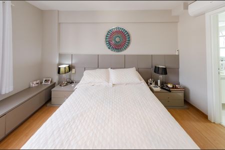 Apartamento para alugar com 323m², 4 quartos e 4 vagas Apartamento para alugar com 323m², 4 quartos e 4 vagasSuíte 2