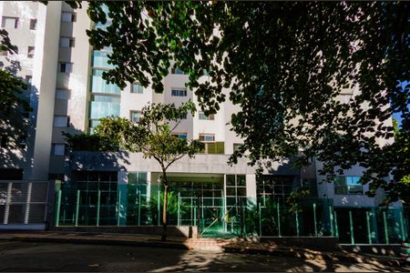 Apartamento para alugar com 323m², 4 quartos e 4 vagas Apartamento para alugar com 323m², 4 quartos e 4 vagasFachada