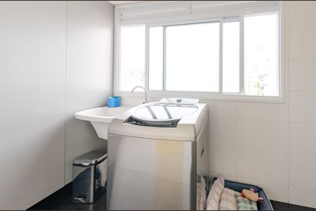 Apartamento para alugar com 323m², 4 quartos e 4 vagas Apartamento para alugar com 323m², 4 quartos e 4 vagasÁrea de serviço