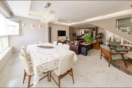 Apartamento para alugar com 323m², 4 quartos e 4 vagas Apartamento para alugar com 323m², 4 quartos e 4 vagasSala