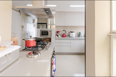 Apartamento para alugar com 323m², 4 quartos e 4 vagas Apartamento para alugar com 323m², 4 quartos e 4 vagasCozinha