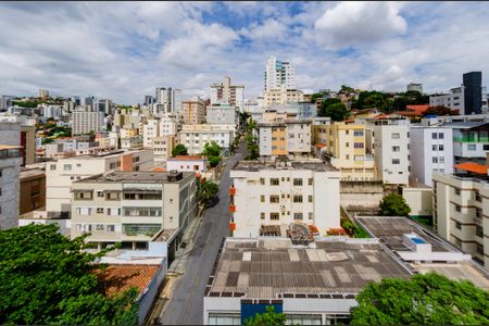 Apartamento para alugar com 323m², 4 quartos e 4 vagas Apartamento para alugar com 323m², 4 quartos e 4 vagasVista