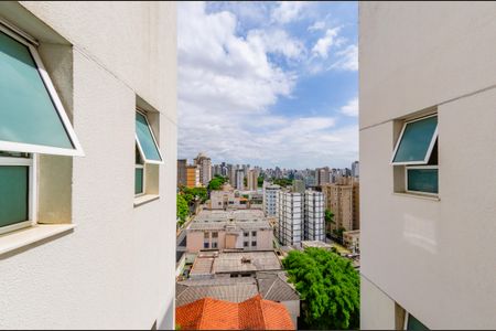 Apartamento para alugar com 323m², 4 quartos e 4 vagas Apartamento para alugar com 323m², 4 quartos e 4 vagasVista