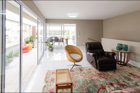 Apartamento para alugar com 323m², 4 quartos e 4 vagas Apartamento para alugar com 323m², 4 quartos e 4 vagasSala 2