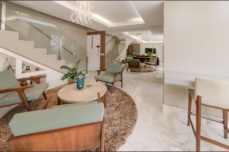 Apartamento para alugar com 323m², 4 quartos e 4 vagas Apartamento para alugar com 323m², 4 quartos e 4 vagasSala