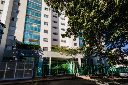 Apartamento para alugar com 323m², 4 quartos e 4 vagas Apartamento para alugar com 323m², 4 quartos e 4 vagasFachada