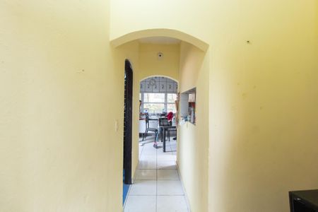 Casa à venda com 70m², 2 quartos e 2 vagasCorredor