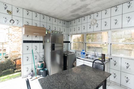 Casa à venda com 70m², 2 quartos e 2 vagasCozinha