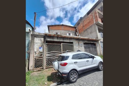 Casa à venda com 70m², 2 quartos e 2 vagasFachada