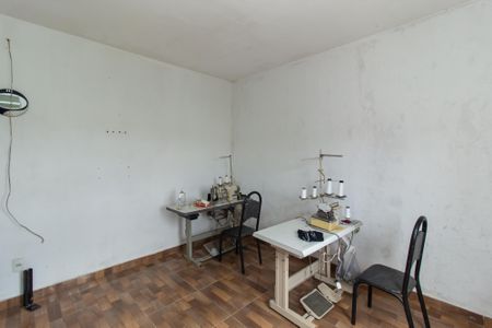 Casa à venda com 70m², 2 quartos e 2 vagasQuarto