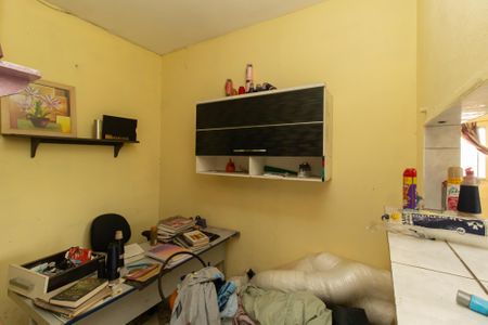 Casa à venda com 70m², 2 quartos e 2 vagasCorredor