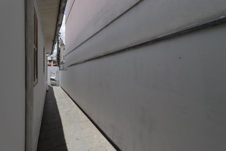 Casa para alugar com 115m², 3 quartos e 2 vagasCorredor externo