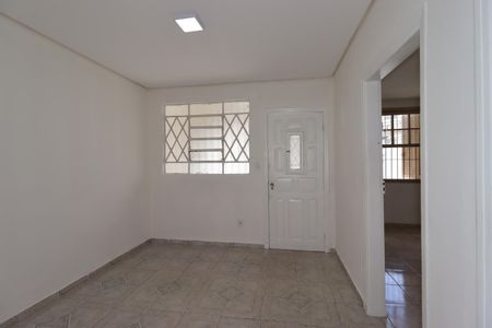 Casa para alugar com 115m², 3 quartos e 2 vagasSala