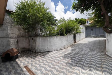 Casa para alugar com 302m², 3 quartos e 6 vagas Casa para alugar com 302m², 3 quartos e 6 vagasEntrada