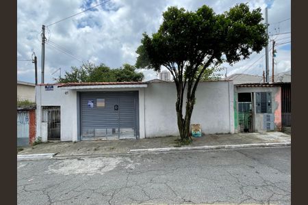 Casa para alugar com 302m², 3 quartos e 6 vagas Casa para alugar com 302m², 3 quartos e 6 vagasFachada + Placa