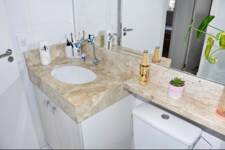 Apartamento para alugar com 40m², 2 quartos e sem vagaDetalhe - Banheiro Social