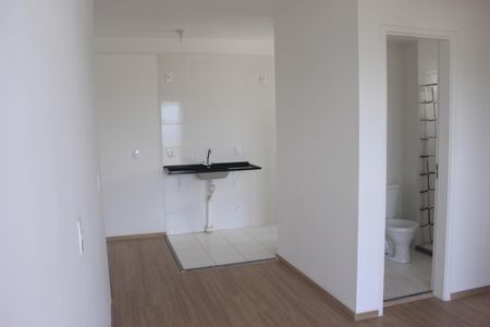 Sala de apartamento para alugar com 2 quartos, 45m² em Bonsucesso, Guarulhos