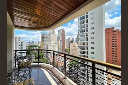 Apartamento à venda com 170m², 4 quartos e 2 vagasVaranda