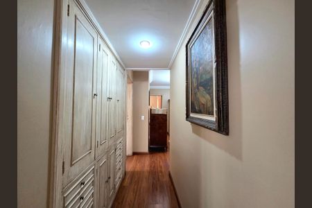 Apartamento à venda com 170m², 4 quartos e 2 vagasCorredor