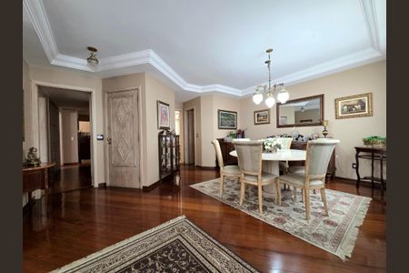 Apartamento à venda com 170m², 4 quartos e 2 vagasSala