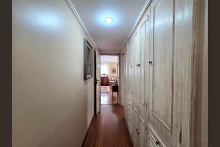 Apartamento à venda com 170m², 4 quartos e 2 vagasCorredor