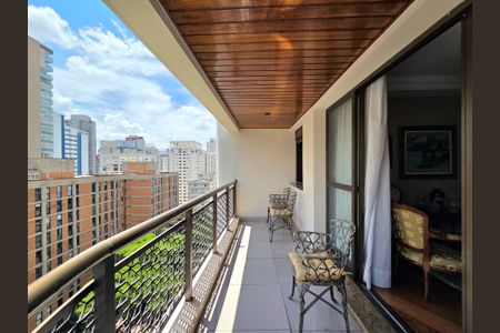 Apartamento à venda com 170m², 4 quartos e 2 vagasVaranda