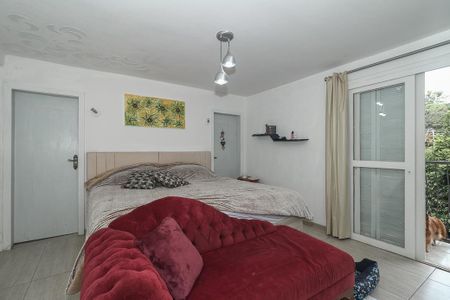 Suíte master de casa à venda com 2 quartos, 116m² em Jardim Sabará, Porto Alegre